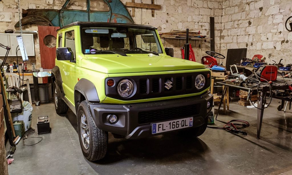 Suzuki Jimny : dans une grange