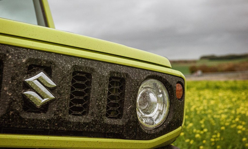 Suzuki Jimny : calandre et logo