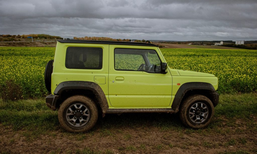 Suzuki Jimny :vue de profil