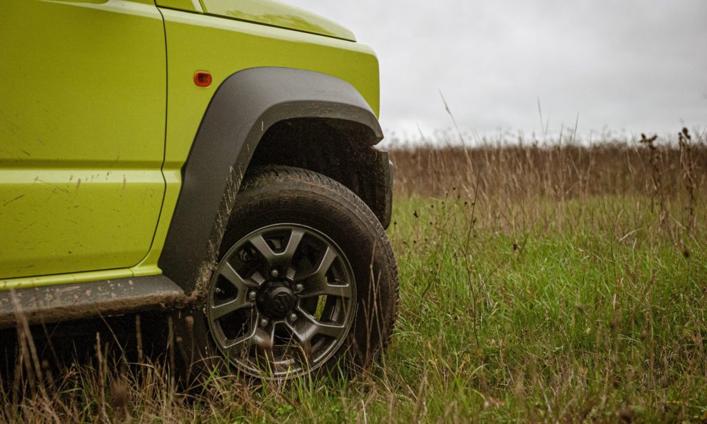 Suzuki Jimny : roue avant droite