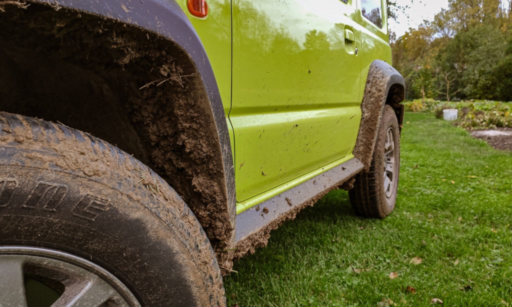 Suzuki Jimny : roues sales 