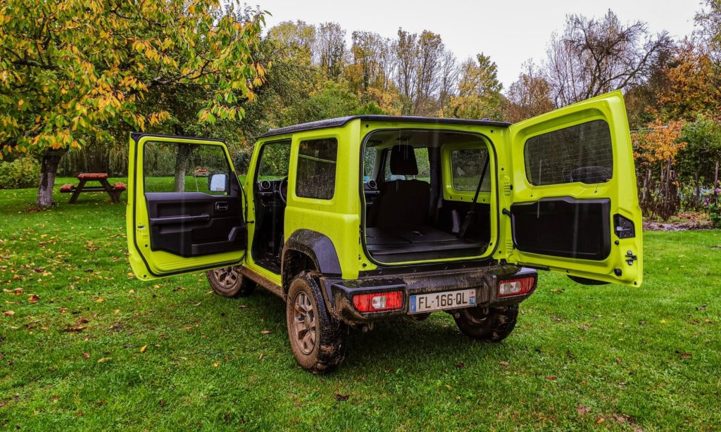 Suzuki Jimny :  hayon ouvert