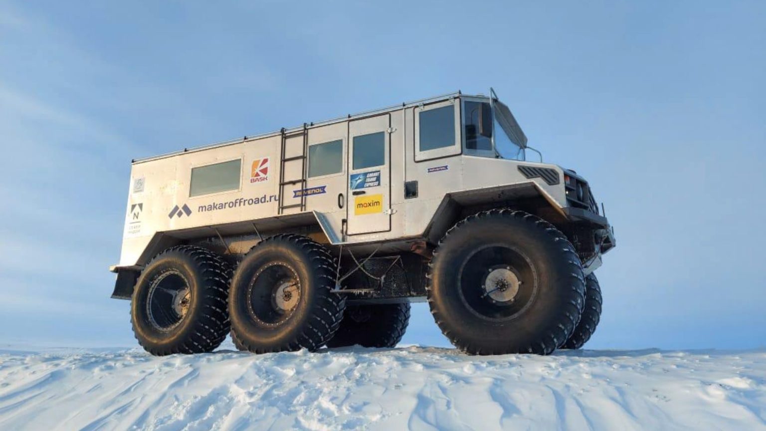 Cet Incroyable Camion amphibie Russe Est Fait Pour Rouler Partout cet-incroyable-camion-amphibie-russe-est-fait-pour-rouler-partout