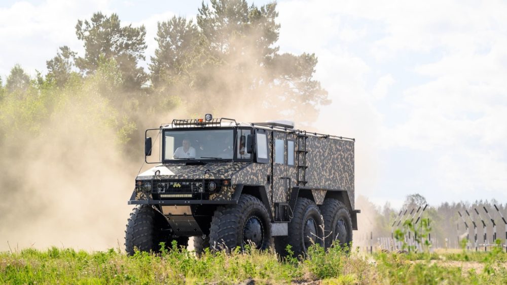 Cet Incroyable Camion amphibie Russe Est Fait Pour Rouler Partout cet-incroyable-camion-amphibie-russe-est-fait-pour-rouler-partout