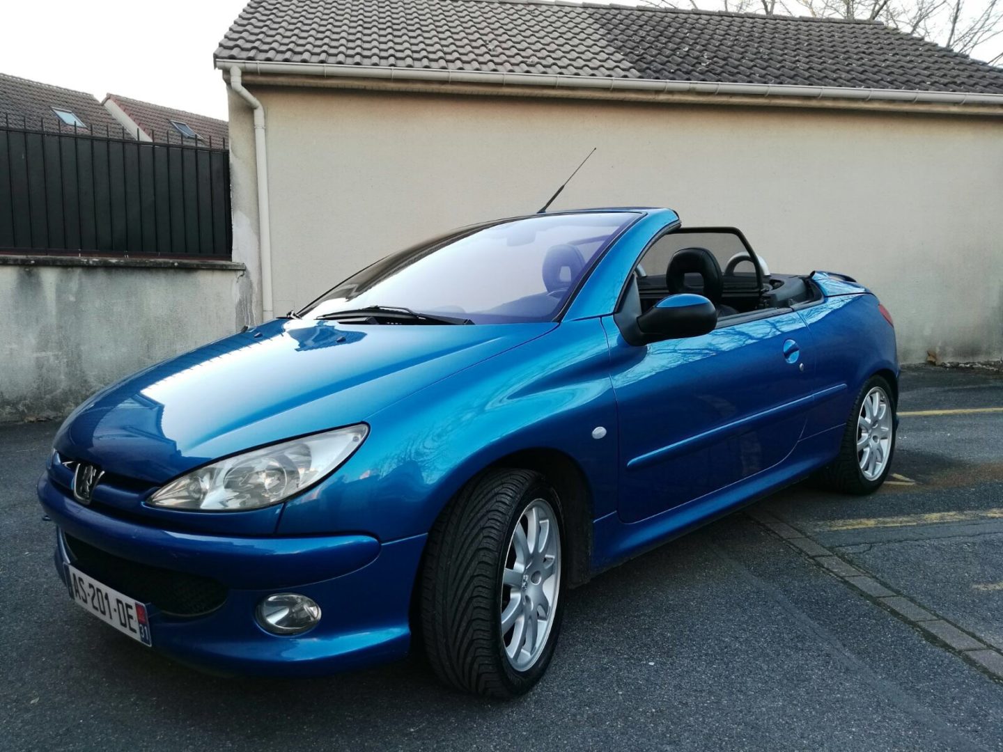 J'ai eu une Peugeot 206 CC en daily : c'était intense et compliqué