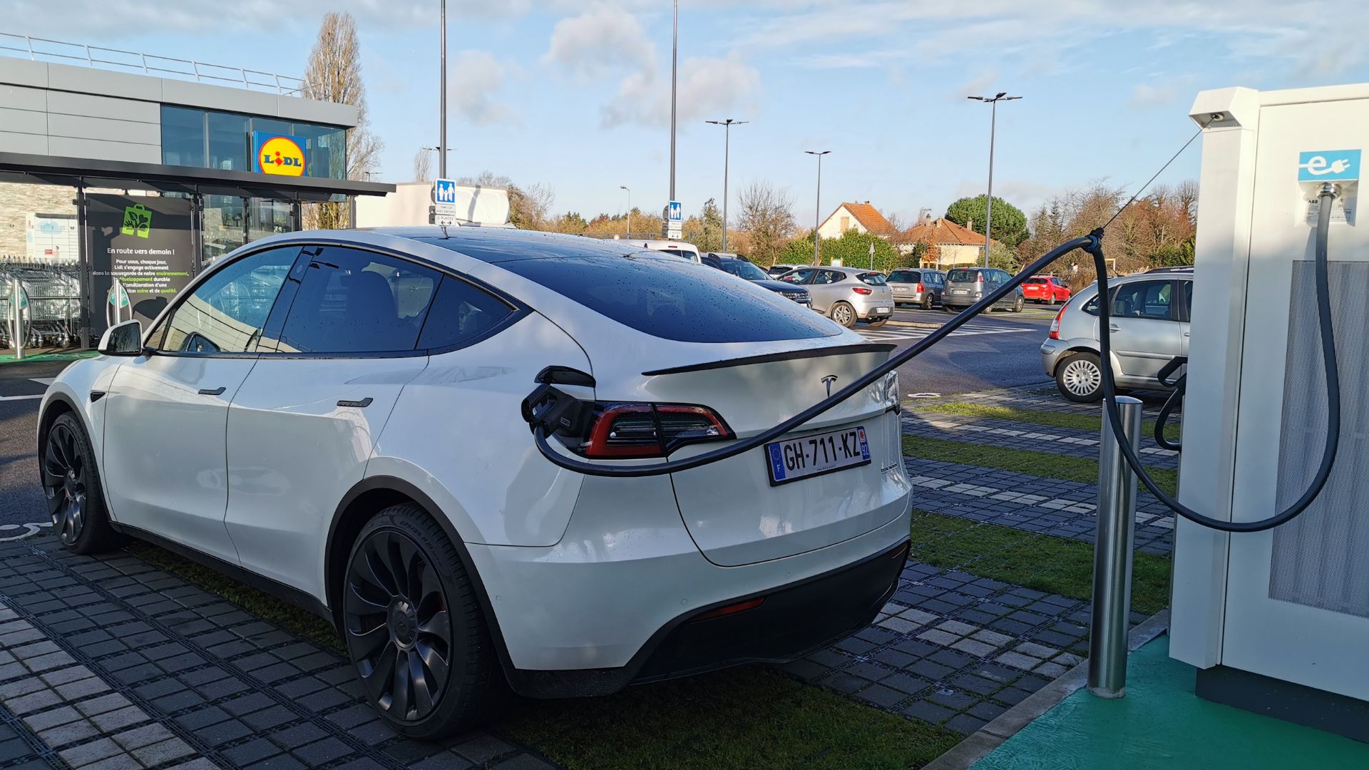 Essai de la Tesla Model Y Performance : hallucinante et frustrante !