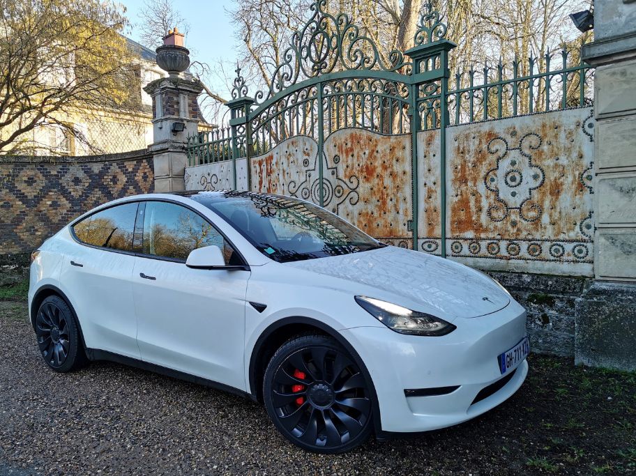 Essai de la Tesla Model Y Performance : hallucinante et frustrante !