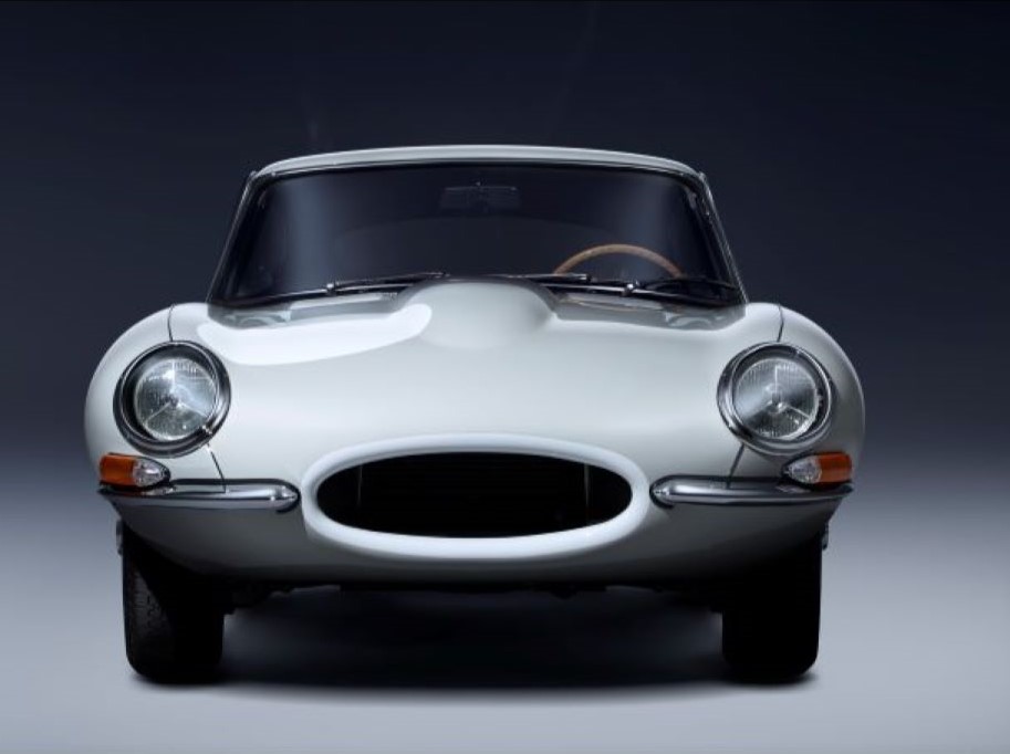 Nos cinq voitures mythiques : #4 Jaguar Type E