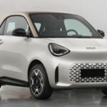 Texte alternatif (alt) : Vue trois-quarts avant de la nouvelle Smart #2 électrique blanche sans camouflage révélée par les fuites du ministère chinois MIIT